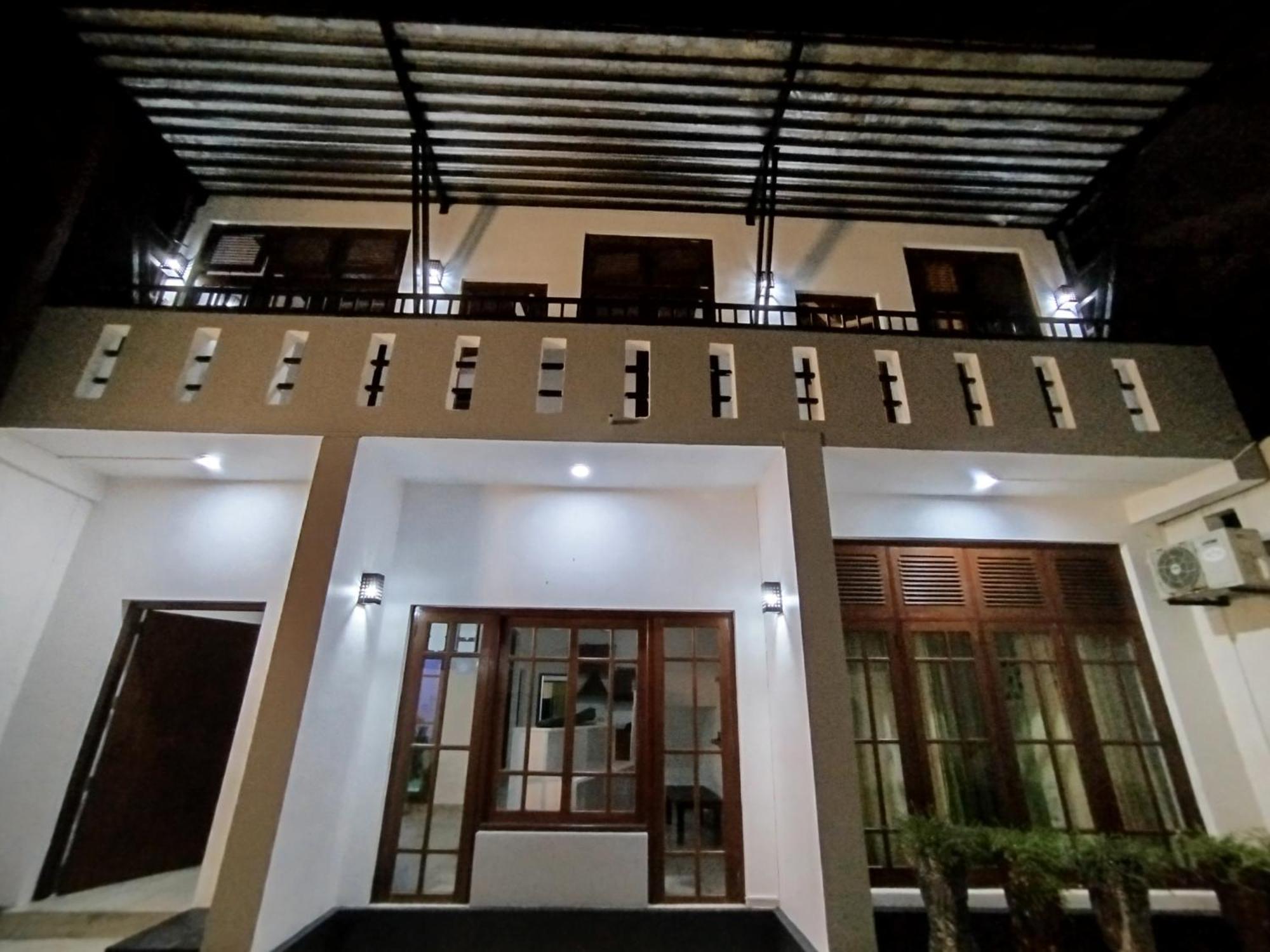 Elzangi Hotel Negombo Exterior photo