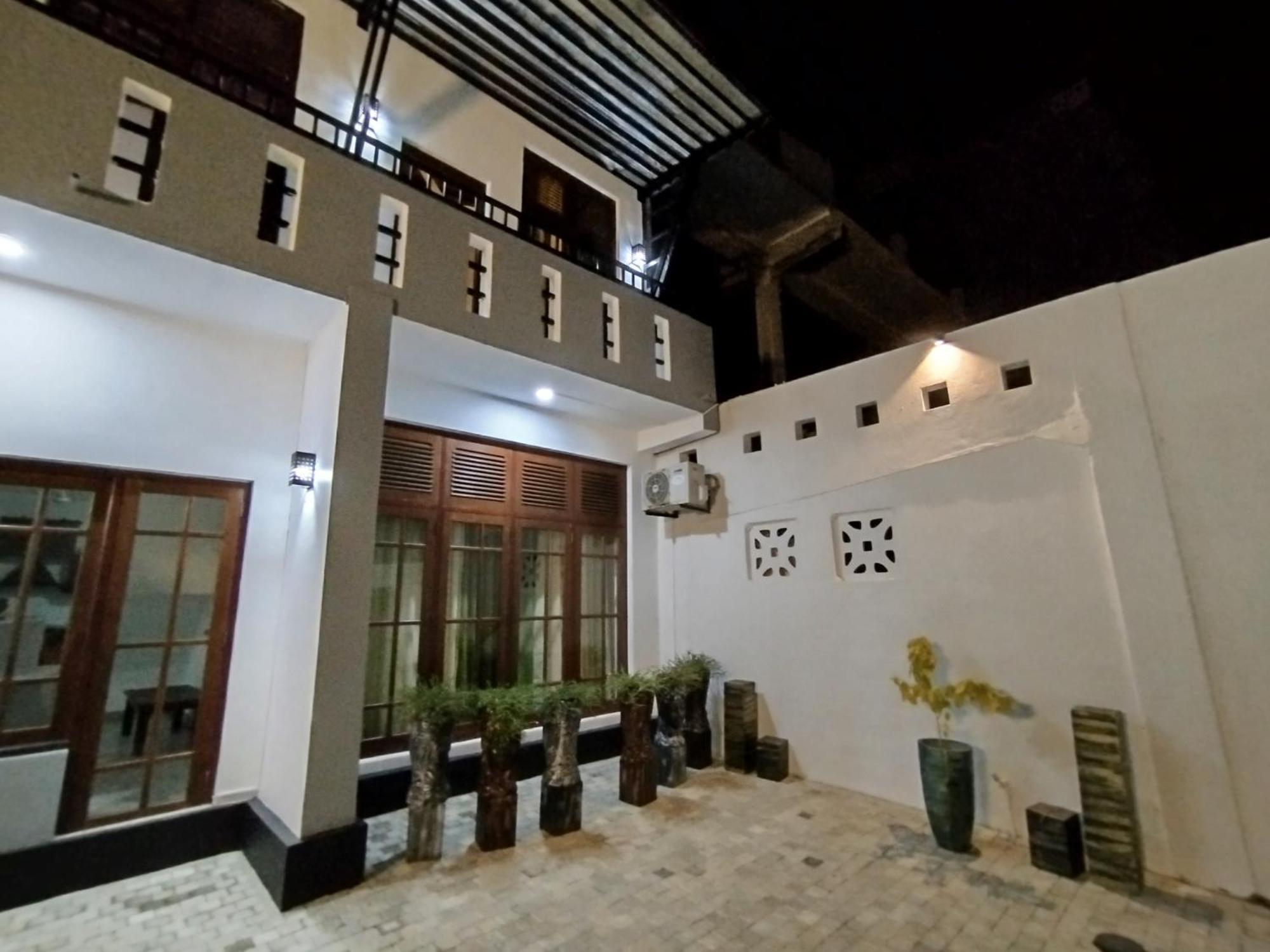 Elzangi Hotel Negombo Exterior photo