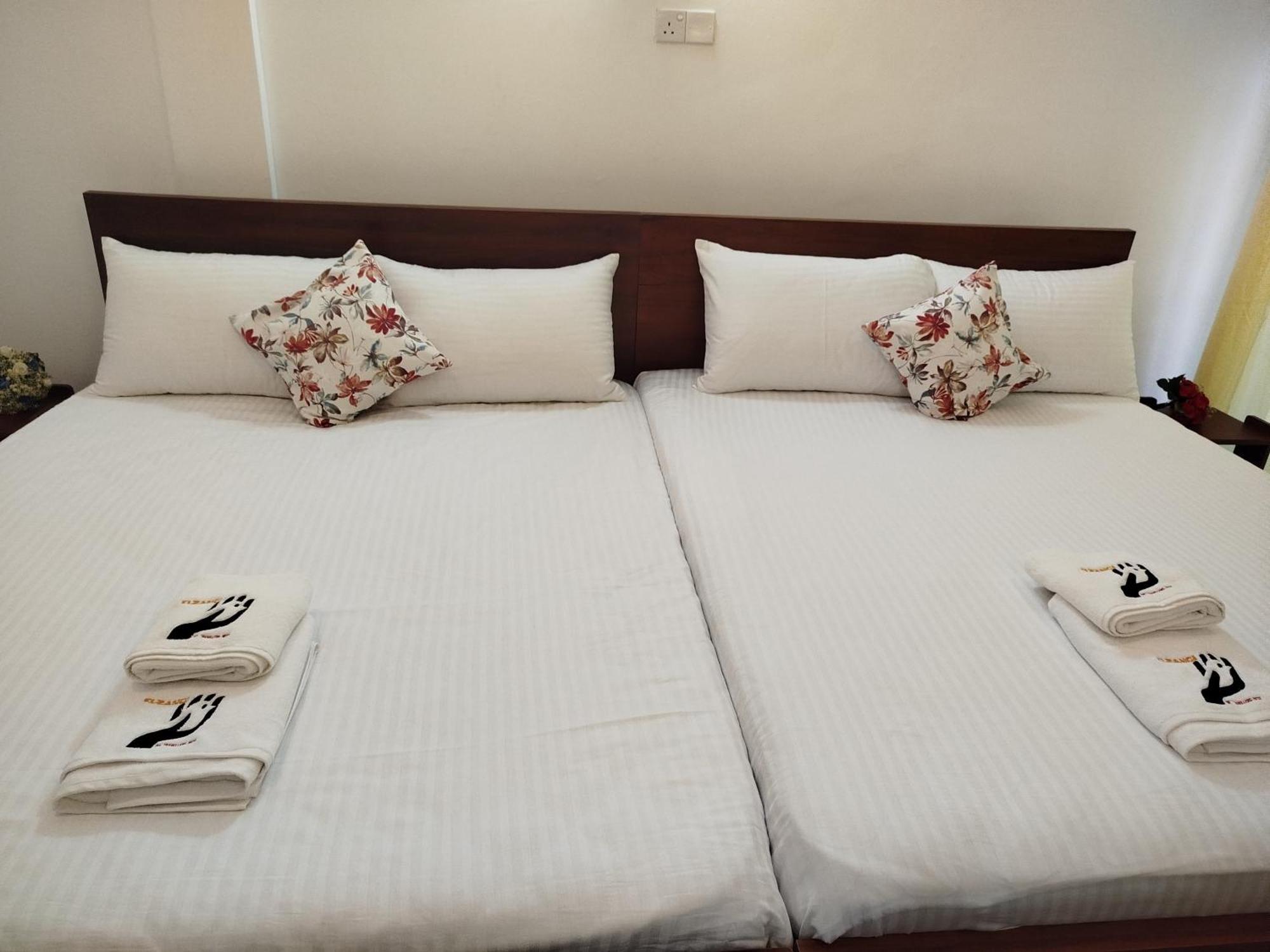 Elzangi Hotel Negombo Exterior photo