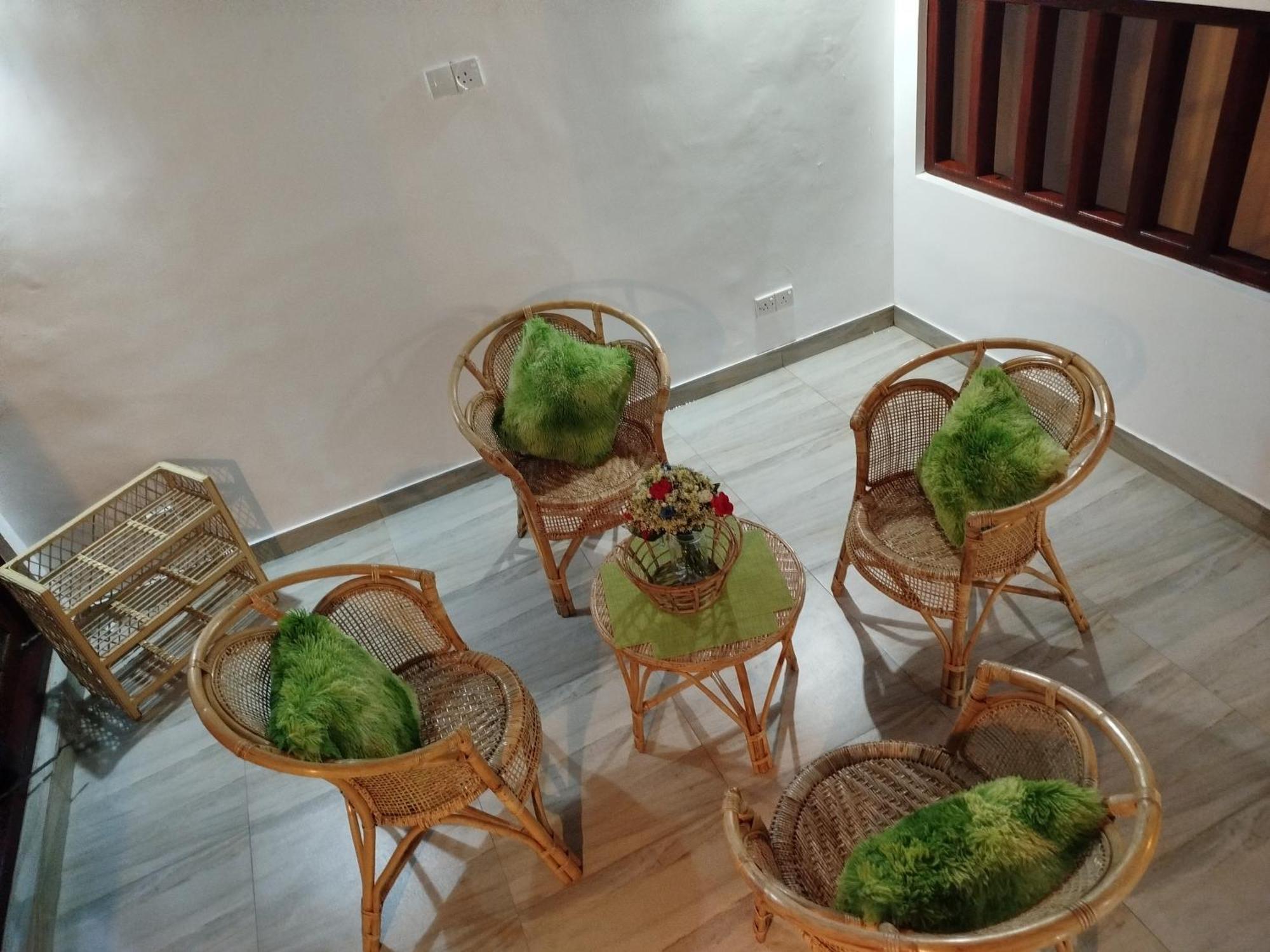 Elzangi Hotel Negombo Exterior photo