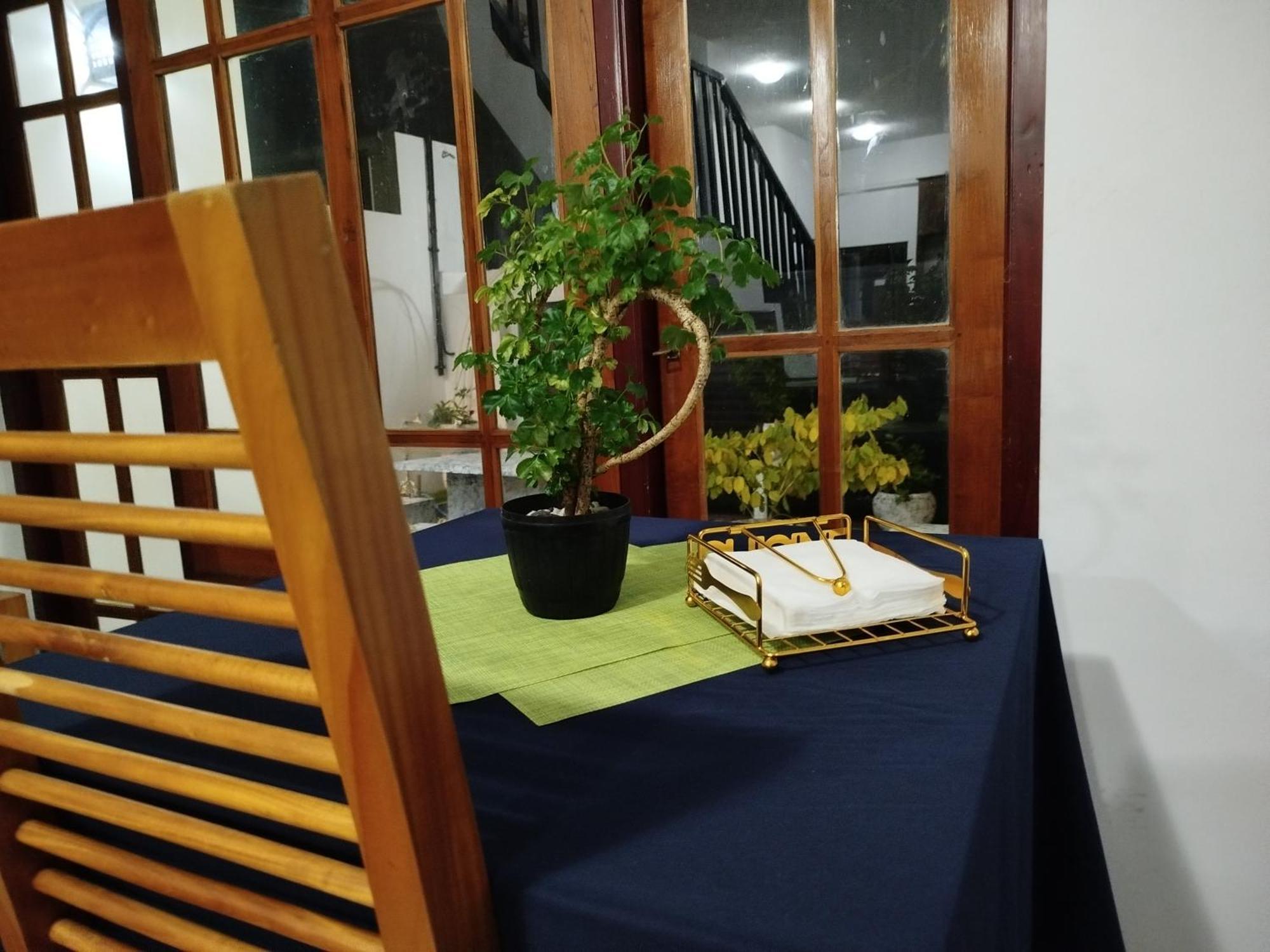 Elzangi Hotel Negombo Exterior photo