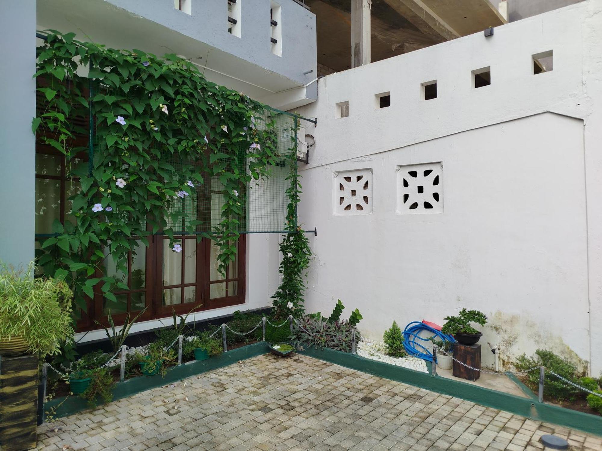 Elzangi Hotel Negombo Room photo